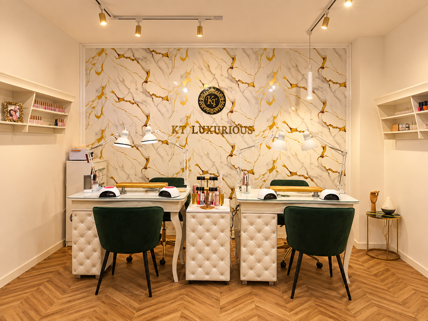 KT Luxurious salon